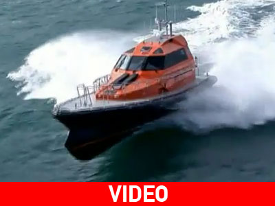 Σκάφος που δεν… βυθίζεται ακόμα και όταν αναποδογυρίσει